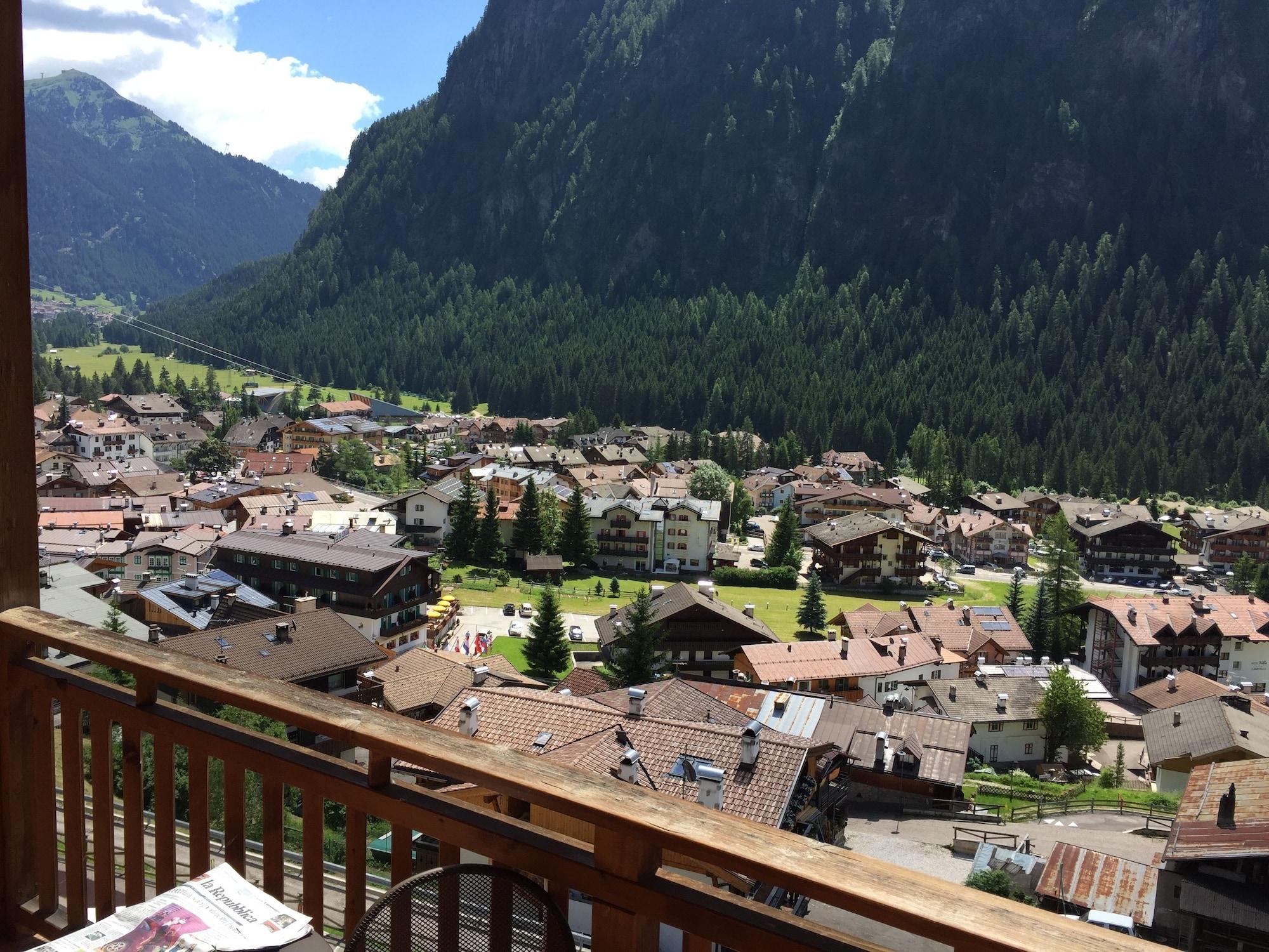 Hotel Stella Montis Campitello di Fassa Exterior foto