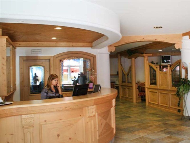 Hotel Stella Montis Campitello di Fassa Exterior foto